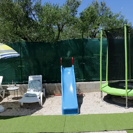 Holiday home Kuca Za Odmor Ante Lisane Ostrovicke